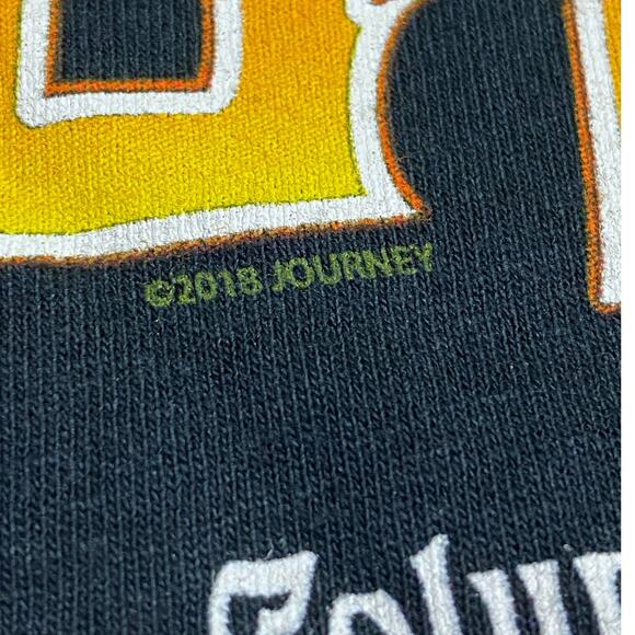 Journey Tour 2018 Black T-Shirt Size M Wings Graphic Gildan Heavy Cotton Rock - Picture 10 of 10
